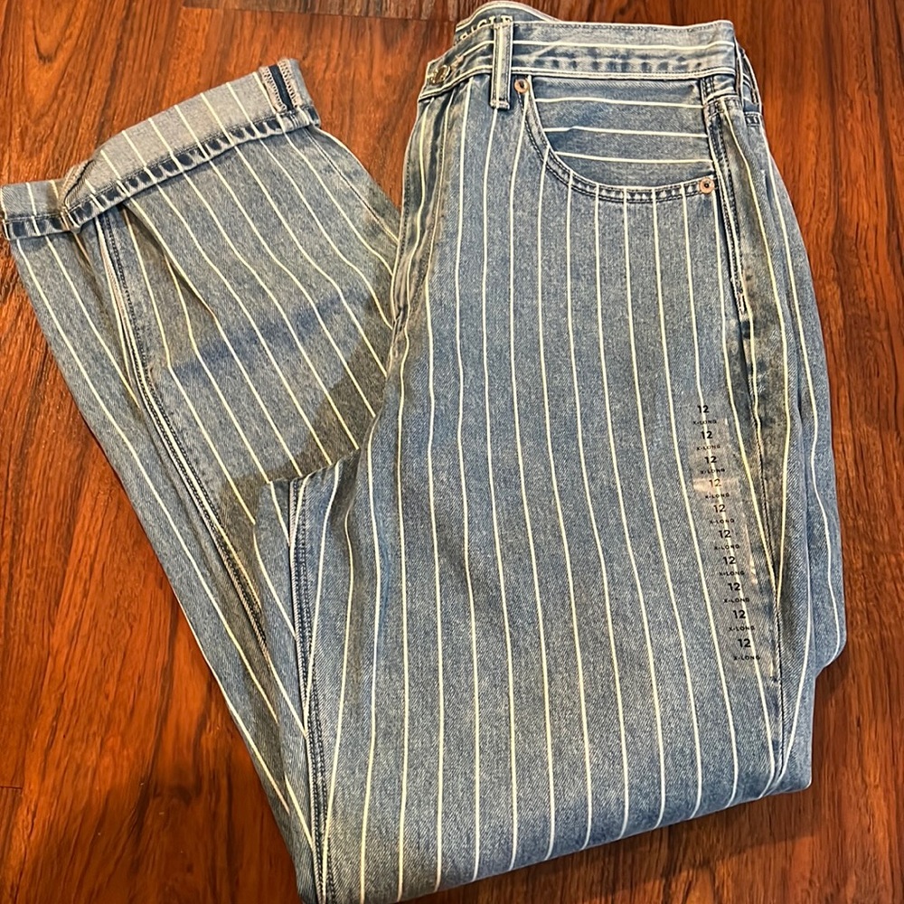 American Eagle Mom Jeans size 12